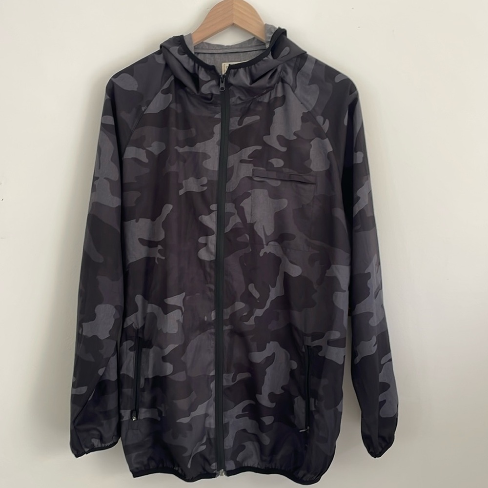 Captain Fin jacket size large black camo